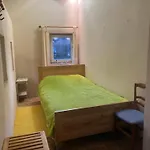 D Hote, Wifi, Le Perche بيت ضيافة 3*
