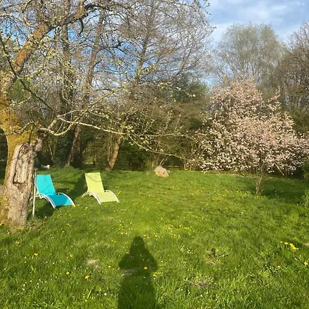 D Pommier Rouge, Coeur Du Perche